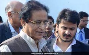 आजम खान के 30 ठिकानों पर इनकम टैक्&zwj;स की छापेमारी, गोल्ड वैल्यूएशन के लिए लखनऊ से बुलाए गए सुनार