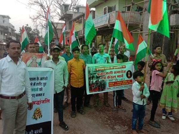 नवागढ़ में सर्व समाज ने दिया शहीदों को श्रद्धांजलि