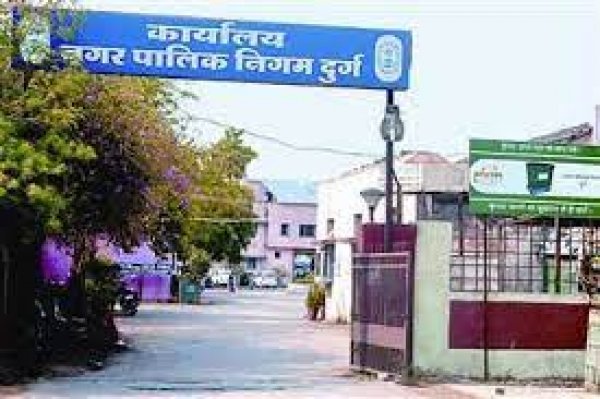 संक्रमण का खतरा अभी टला नहीं है, सोशल डिस्टेंस का पालन करें -आयुक्त