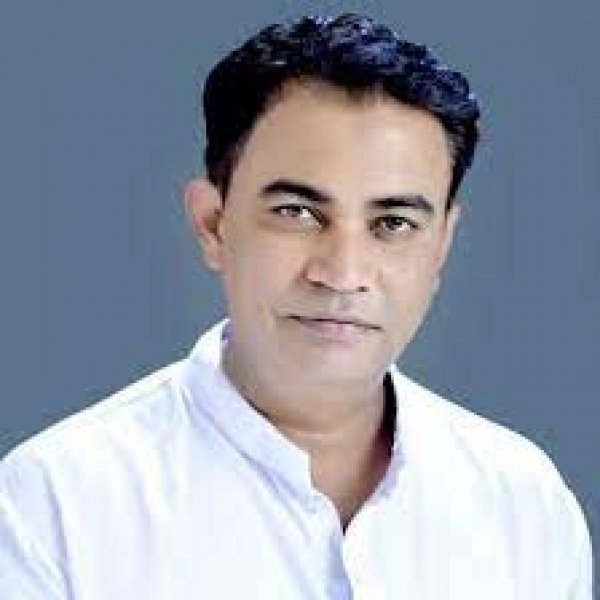दीपक बैज को पुनः कांग्रेस प्रदेश अध्यक्ष छ .ग. एवं डॉ चरणदास महंत को  नेता प्रतिपक्ष छ.ग.बनाये जाने की अय्यूब खान ने बधाई दी