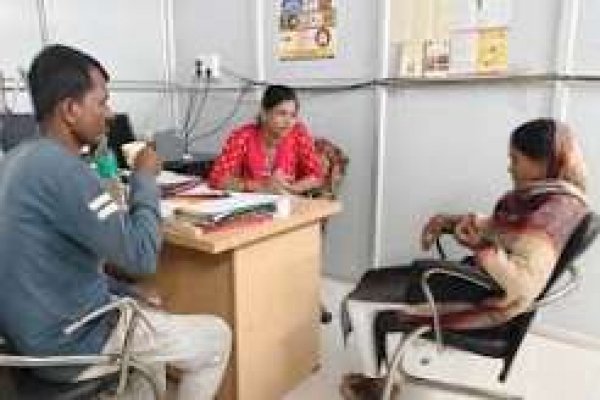 सफलता की कहानी : सफर में भटकी बिहार की महिला को मिला नया सहारा,सखी वन स्टॉप सेंटर दंतेवाड़ा ने परिवार से कराया सुरक्षित मिलन