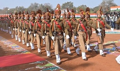 राज्यपाल श्री रमेन डेका ने राजधानी के मुख्य समारोह में  विजेताओं को किया सम्मानित