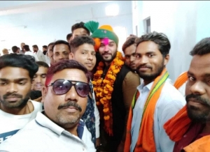 भाजयुमो जिलाध्यक्ष मोनू बहादुर सिंह का प्रथम नगर आगमन कार्यकर्ताओं ने किया भव्य स्वागत