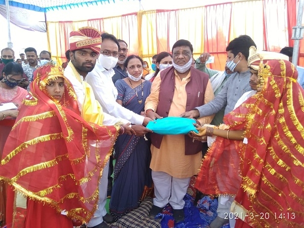 मुख्यमंत्री कन्या विवाह योजना,   17 जोड़े बंधे  दांपत्य सूत्र में,धार्मिक रीति रिवाज और उत्साह पूर्ण माहौल में संपन्न हुआ विवाह महोत्सव