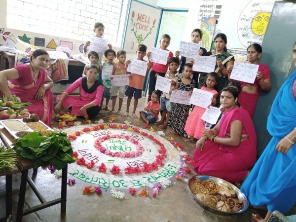 पोषण अभियान के अंतर्गत आंगनबाड़ी केंद्रों में विभिन्न गतिविधियों का हो रहा संचालन