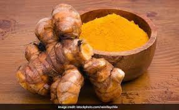 गुरुवार को हल्दी से जुड़ा ये टोटका करने से घर में रहती है सुख-शांति और कामकाज में होती है तरक्की