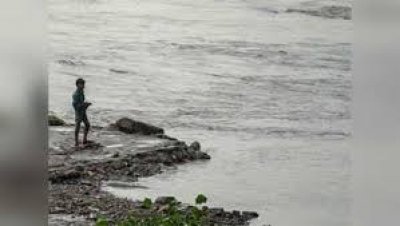 यमुना नदी में नहीं है पानी, फिर कैसे बुझेगी दिल्‍ली की प्‍यास