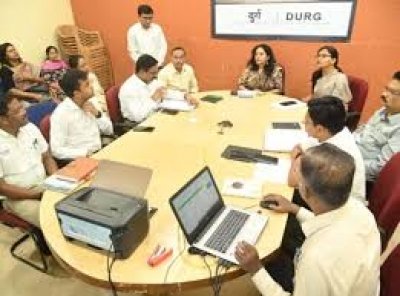 दुर्ग - भिलाई नगर के मुख्य चौराहों पर एलईडी के माध्यम से मतगणना परिणाम की जानकारी