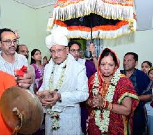 मुख्यमंत्री विष्णुदेव साय ने दोकड़ा की ऐतिहासिक रथयात्रा में निभाई गजपति महाराजा की परंपरा : भगवान श्री जगन्नाथ का रथ खींचकर प्रदेशवासियों के सुख, समृद्धि और खुशहाली की कामना की