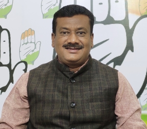 रमन सिंह बताये क्या भाजपा आंध्रप्रदेश की तरह ही उत्तर प्रदेश, पंजाब, उत्तराखंड, गोवा, मणिपुर में भी 50 रु में शराब देने का वादा कर चुनाव लड़ेंगी?