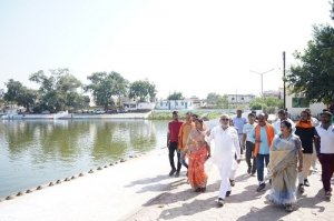 पूर्व उच्च शिक्षा मंत्री प्रेमप्रकाश पाण्डेय ने छावनी,खुर्सीपार क्षेत्र के तालाबों का किया निरीक्षण छठ के लिए किये जा रहे तैयारियों का लिया जायजा