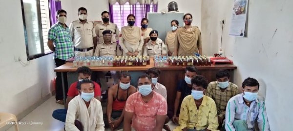 अवैध शराब कारोबार में लिप्त लोगो पर दुर्ग पुलिस की बड़ी कार्यवाही ...