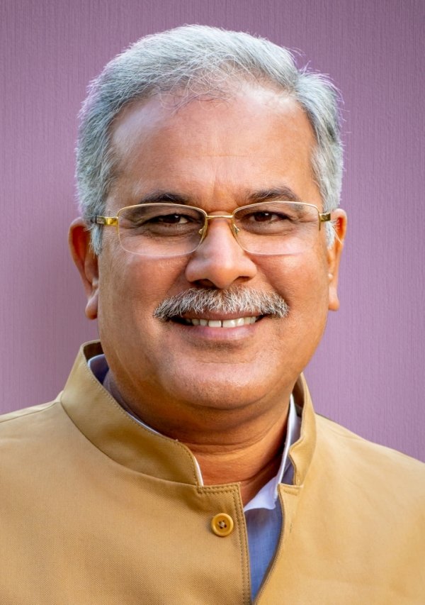मुख्यमंत्री बघेल की किसानों से अपील  भावी पीढ़ी को स्वस्थ और स्वच्छ पर्यावरण देने के लिए वर्मी और सुपर कंपोस्ट का अधिक से अधिक उपयोग करें