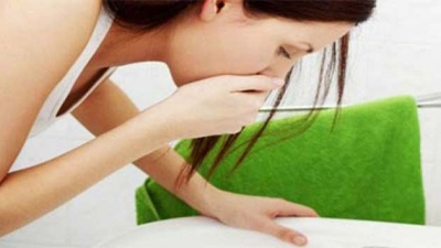 सफर के दौरान क्यों होती है उल्टी? जानिए रोकने के आसान घरेलू उपाय