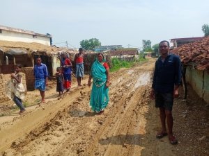 पंडोतरा की मुख्यमंत्री सडक दो साल हुआ जर्जर जनप्रतिनिधि एंव प्रशासन नही ले रहे सुध ।
