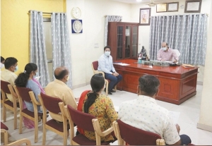 कलेक्टर एवं भिलाई निगम के प्रशासक डॉ सर्वेश्वर नरेंद्र भूरे जन समस्याओं से हुए रूबरू ,समस्याओं को  निराकरण करने अधिकारियों को दिय निर्देश