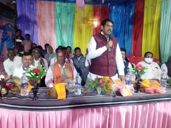 पिपरखूँटी में बाबा गुरु घासीदास जी की जयंति समारोह बड़े धूमधाम से मनाया गया