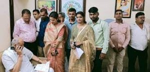 कुरुद के नहर का  जीर्णोद्धार कराने पार्षद नेहा ने जलसंसाधन मंत्री को सौंपा ज्ञापन