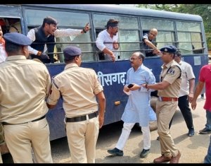 ब्रेकिंग: दुर्ग भाजपा का आरोप मुख्यमंत्री ने जितेंद्र वर्मा के सवालों का नही किया सामना ,हुई गिरफ्तारी