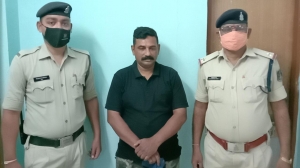 *फर्जी सीआईडी अफसर बनकर घूमते हुए चढ़ा कोतवाली पुलिस के हत्थे