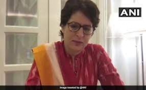 प्रियंका गांधी वाड्रा का केंद्र से सवाल, 'जब वैक्&zwj;सीन देश के लोगों को ही लगनी है तो एक देश, तीन दाम क्&zwj;यों..'