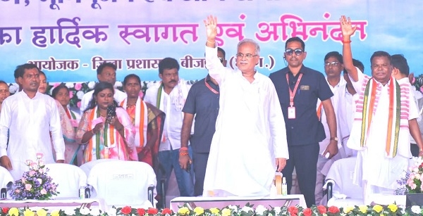 छत्तीसगढ़ सरकार : जिन स्कूलों से गोलियों की आवाज आती थीं, वहाँ अब बच्चे गा रहे पोयम ,बीजापुर जिले में बंद पड़े 200 स्कूल पुनः आरंभ 