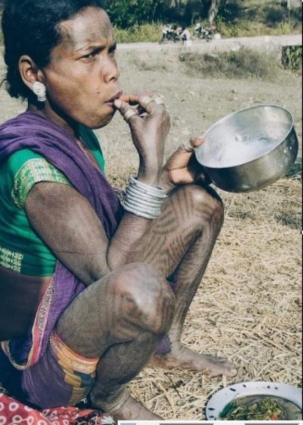 बोरे बासी कि दिखी ताकत बढ़ा छत्तीसगढिय़ा का मान