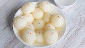 छैना के बिना सूजी से ऐसे बनाएं रसगुल्ले, जानें रेसिपी