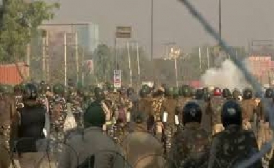 बवाल के बीच किसानों को दिल्ली आने की इजाज़त, बुरारी में कर सकेंगे शांतिपूर्ण प्रदर्शन