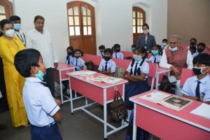 नई पीढ़ी को मिली डिजिटल क्लास रूम में पढ़ने की सुविधा : मुख्यमंत्री बघेल