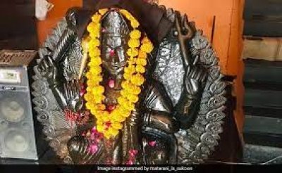 शनिवार को करें पीपल का यह उपाय, शनिदेव के साथ लक्ष्मी नारायण भी बरसाएंगे कृपा