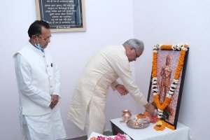 मुख्यमंत्री  भूपेश बघेल ने भूमकाल दिवस पर आदिवासी जननायक अमर शहीद गुंडाधुर को किया नमन