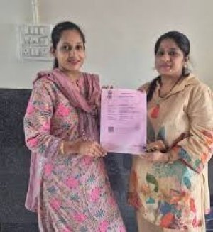 महज 30 मिनट में रजिस्ट्री, 30 हजार रुपये की बचत; राजनांदगांव की नम्रता-प्रिया को मिला दोहरा लाभ