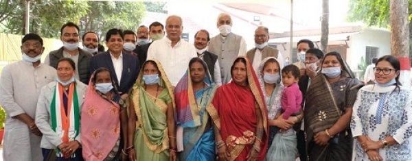 मुख्यमंत्री  से नगर पंचायत प्रेमनगर के नवनिर्वाचित पार्षदों ने की सौजन्य मुलाकात