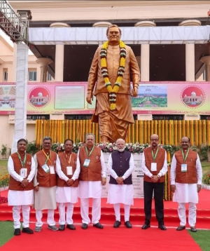 प्रधानमंत्री मोदी और मुख्यमंत्री विष्णु देव साय के नेतृत्व में छत्तीसगढ़ को मिली ऐतिहासिक सौगात: रजत जयंती वर्ष में नया विधानसभा भवन और श्रद्धेय अटल जी की प्रतिमा का शानदार उद्घाटन