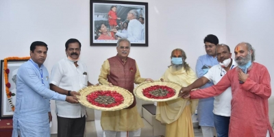 मुख्यमंत्री ने दीपावली पर किया दीपदान