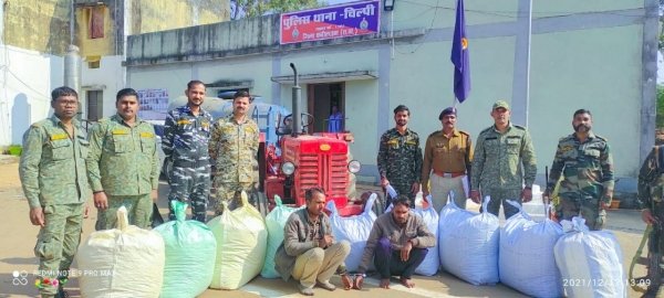 02 अन्तर्राजिय गांजा तस्कर महिंद्रा ट्रैक्टर और टैंकर के साथ गिरफ्तार।