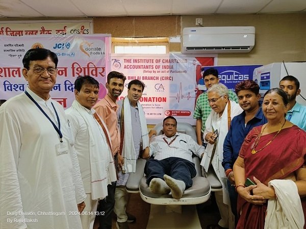 विश्व रक्तदाता दिवस पर रक्तदाताओं ने दिखाया उत्साह महापौर धीरज बाकलीवाल ने बढ़ाया हौसला