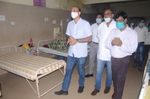 एक हफ्ते में दुरूस्त करें व्यवस्था, अगले हफ्ते इसी समय फिर करूंगा निरीक्षण - शास्त्री अस्पताल के औचक निरीक्षण पर कलेक्टर दुर्ग के निर्देश