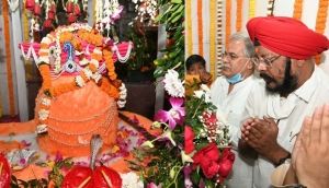 मुख्यमंत्री बघेल ने महाशिवरात्रि पर हटकेश्वर महादेव की पूजा अर्चना कर प्रदेशवासियों के लिए सुख समृद्धि की कामना की