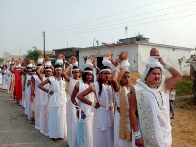 धर्म नगरी खैरा-सेतगंगा मे गुरू घासीदास जंयती की  रही धुम। निकाले गये कलश व शोभायात्रा जगह जगह हुआ भब्य स्वागत