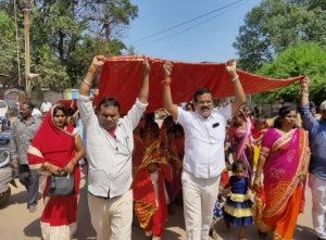 राजेन्द्र साहू ने कराया कन्याभोज , विधायक वोरा ने कन्यामाताओं को पहनाई चुनरी