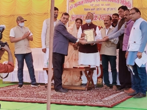 गृह मंत्री ताम्रध्वज साहू ने किया कोरोना वारियर्स का सम्मान