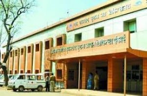 जिला चिकित्सालय में कॉटन बैंडेज एवं सर्जिकल ग्लब्स पर्याप्त संख्या में उपलब्ध