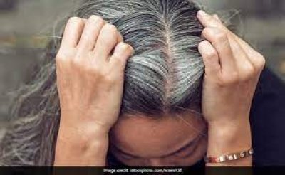 झट से सफेद बालों को करना है काला, तो अपनाएं Black Tea का ये आसान तरीका