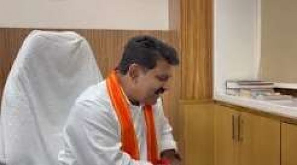 कवर्धा मेडिकल कॉलेज का पहला छात्र बना जिले का हिमांशु, डिप्टी सीएम विजय शर्मा ने फोन कर दी बधाई