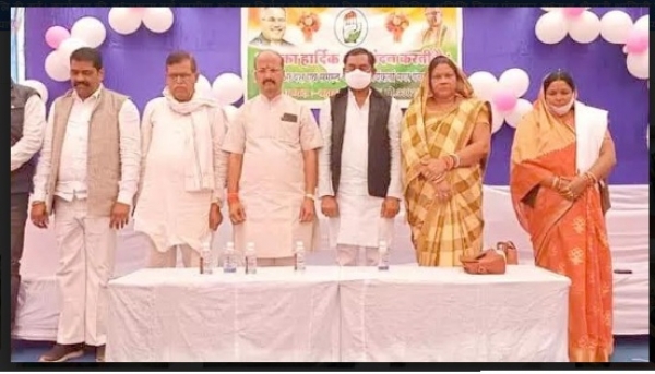 एक वर्ष पूरा होने परे पार्षदों और एल्डरमेनों का किया गया सम्मान