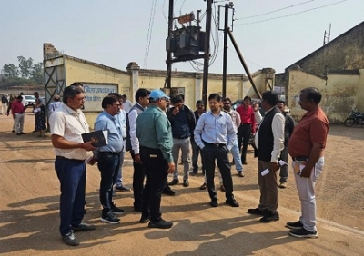 गणतंत्र दिवस की तैयारियों के संबंध में कलेक्टर ने रविशंकर स्टेडियम ग्राउंड का किया निरीक्षण