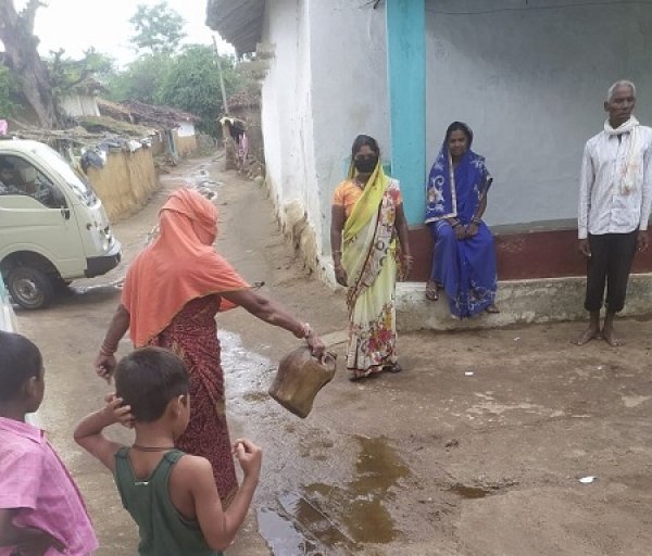 मलेरिया नियंत्रण के लिए घर-घर पहुंच रही टीम, 20 गांवों में चलाया विशेष अभियान