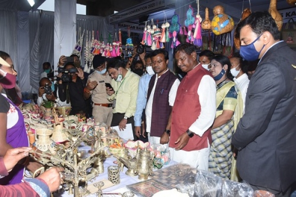 छत्तीसगढ़ में दो वर्षों में 1173 करोड़ रूपए मूल्य के लघु वनोपजों का संग्रहण ,राज्य में लघु वनोपजों के संग्रहण के क्षेत्र में हो रहे उल्लेखनीय कार्य की